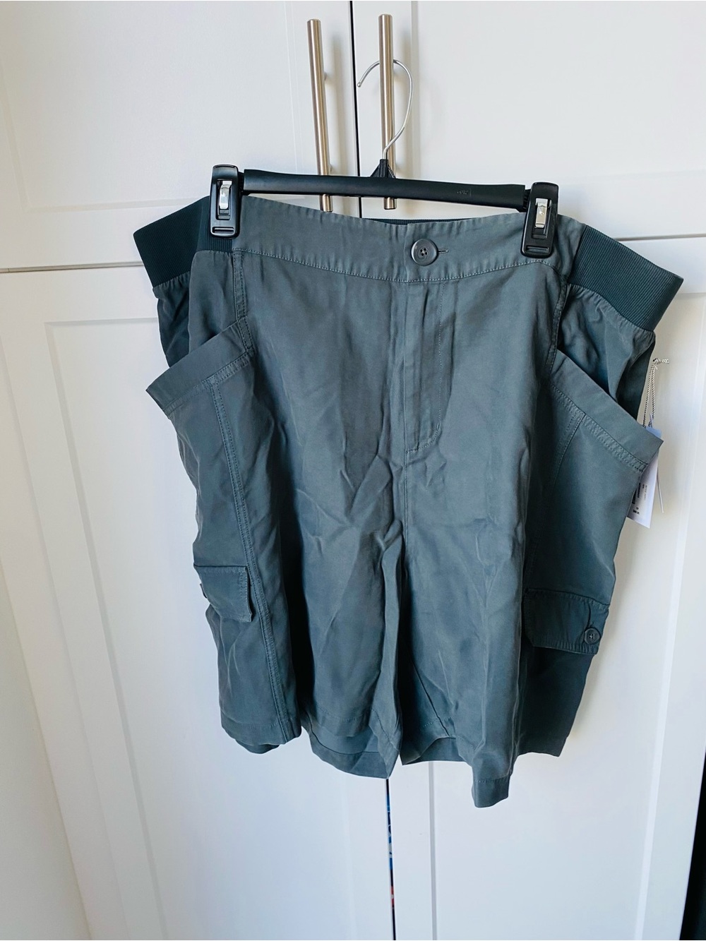 Soft surroundings men’s gray shorts 2X 8.5”